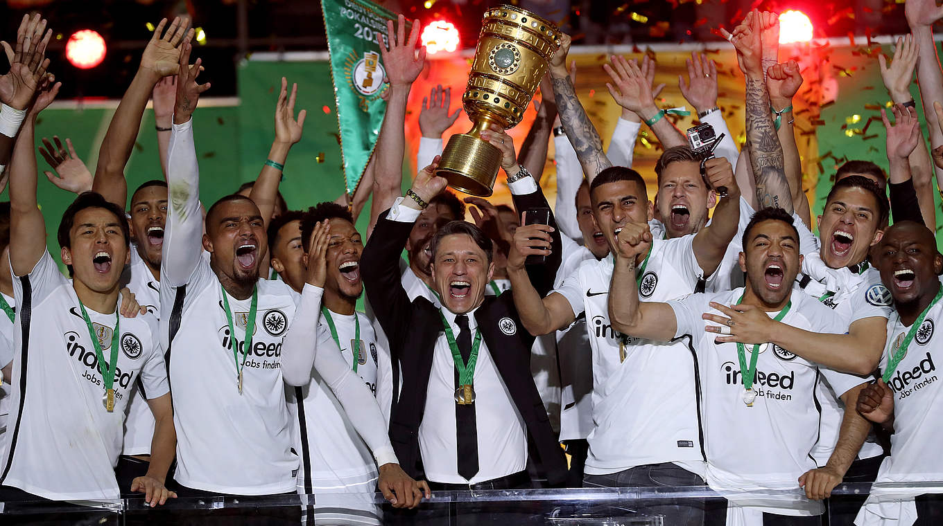 Die Party beginnt: Eintracht Frankfurt ist zum ersten Mal seit 30 Jahren DFB-Pokalsieger © 2018 Getty Images
