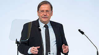 Dr. Rainer Koch: 