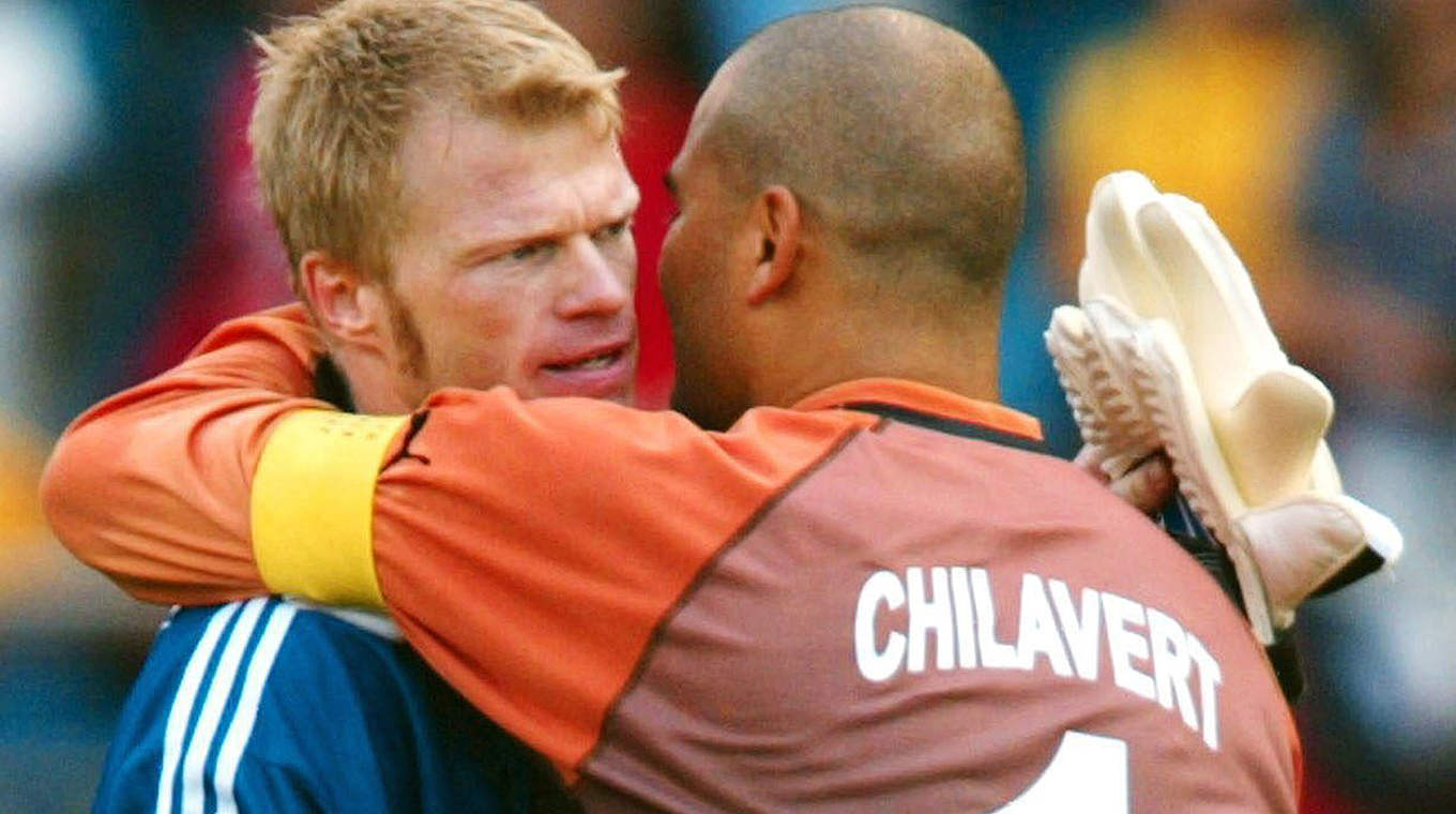 Torhüterlegenden respektieren sich: Kahn (l.) und Chilavert im WM-Achtelfinale 2002 © Bongarts