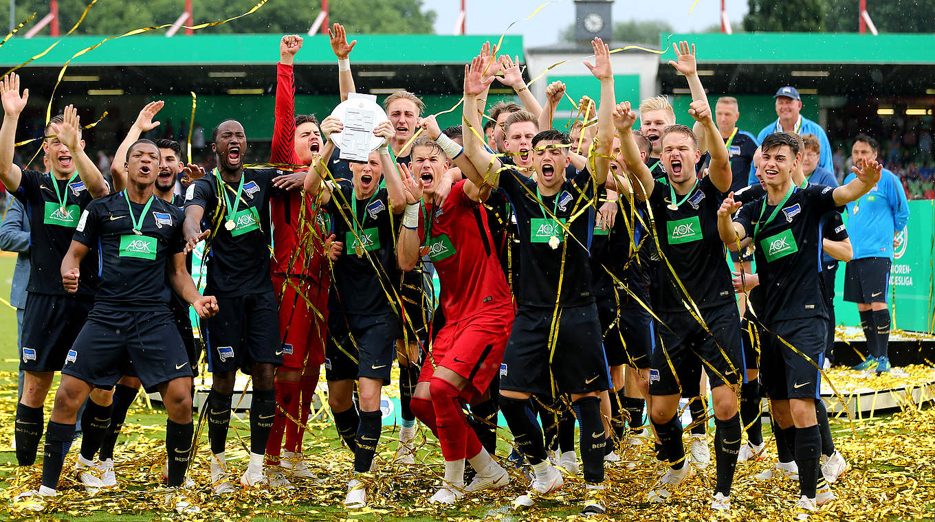 Historischer Erfolg: Hertha BSC feiert den ersten U 19-Titel der Vereinsgeschichte © 2018 Getty Images