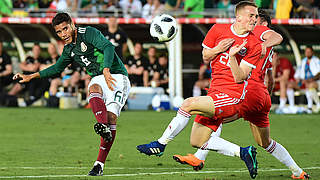 Viele Chancen, keine Tore: DFB-Gegner Mexiko um Jonathan dos Santos (l.) © AFP/GettyImages