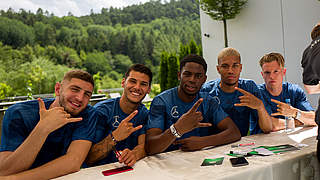 Fannachmittag in Eppan: die U 20-Spieler sind mit Spaß bei der Sache © DFB