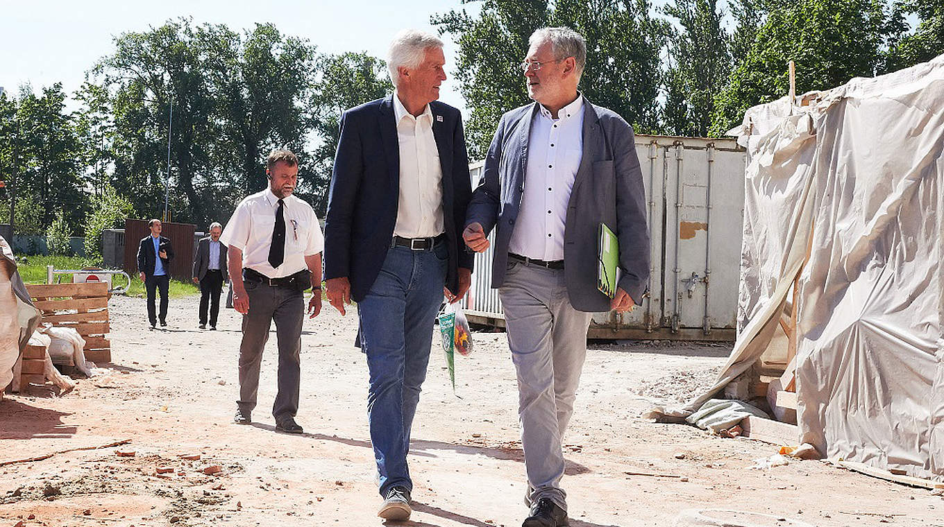 Gemeinsam in Russland engagiert: Eugen Gehlenborg und Dr. Gotthard Kleine (r.)  © 2018 Getty Images