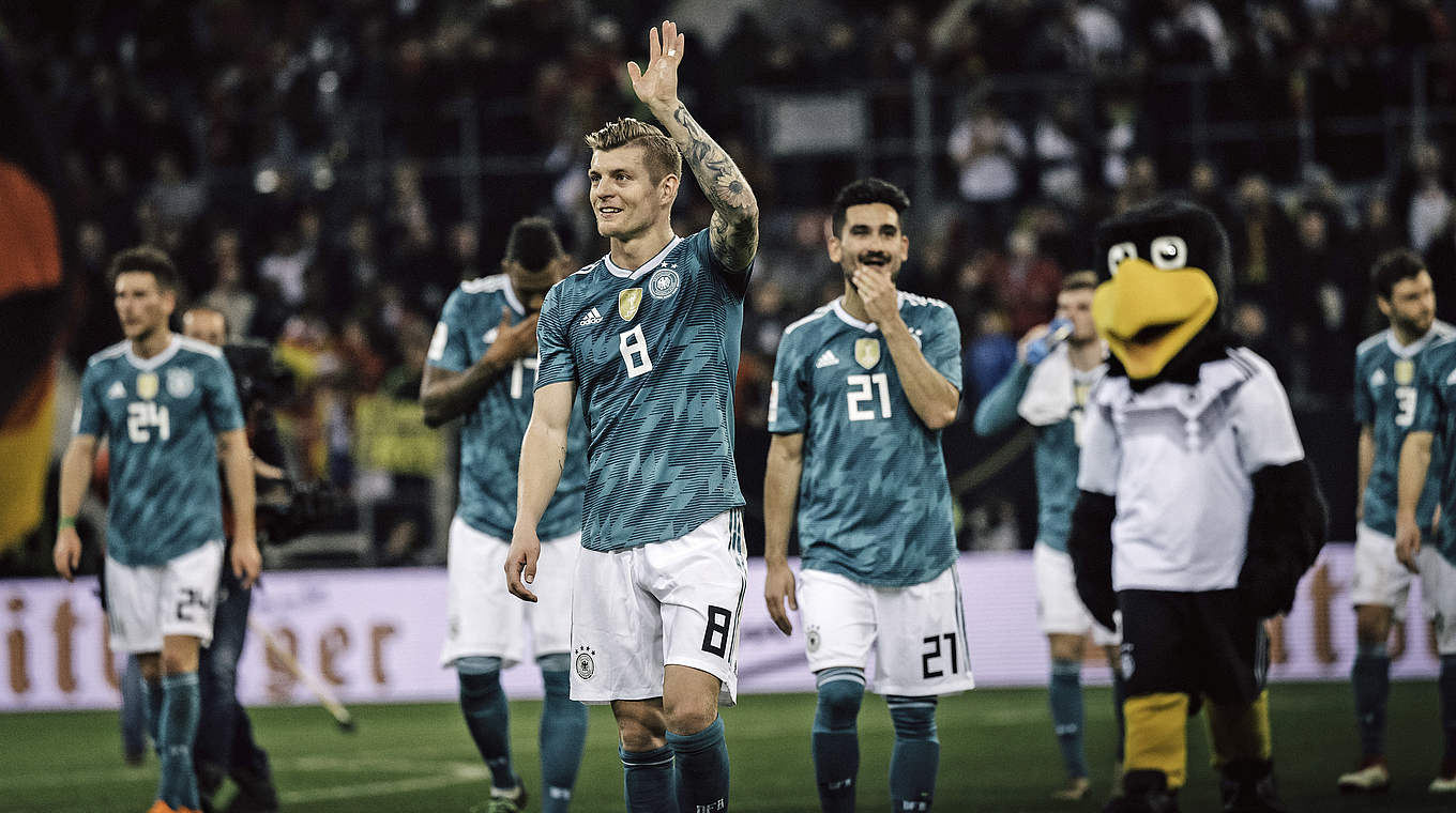 Toni Kroos (front) and Die Mannschaft remain top of the World Rankings © © Philipp Reinhard, 2018