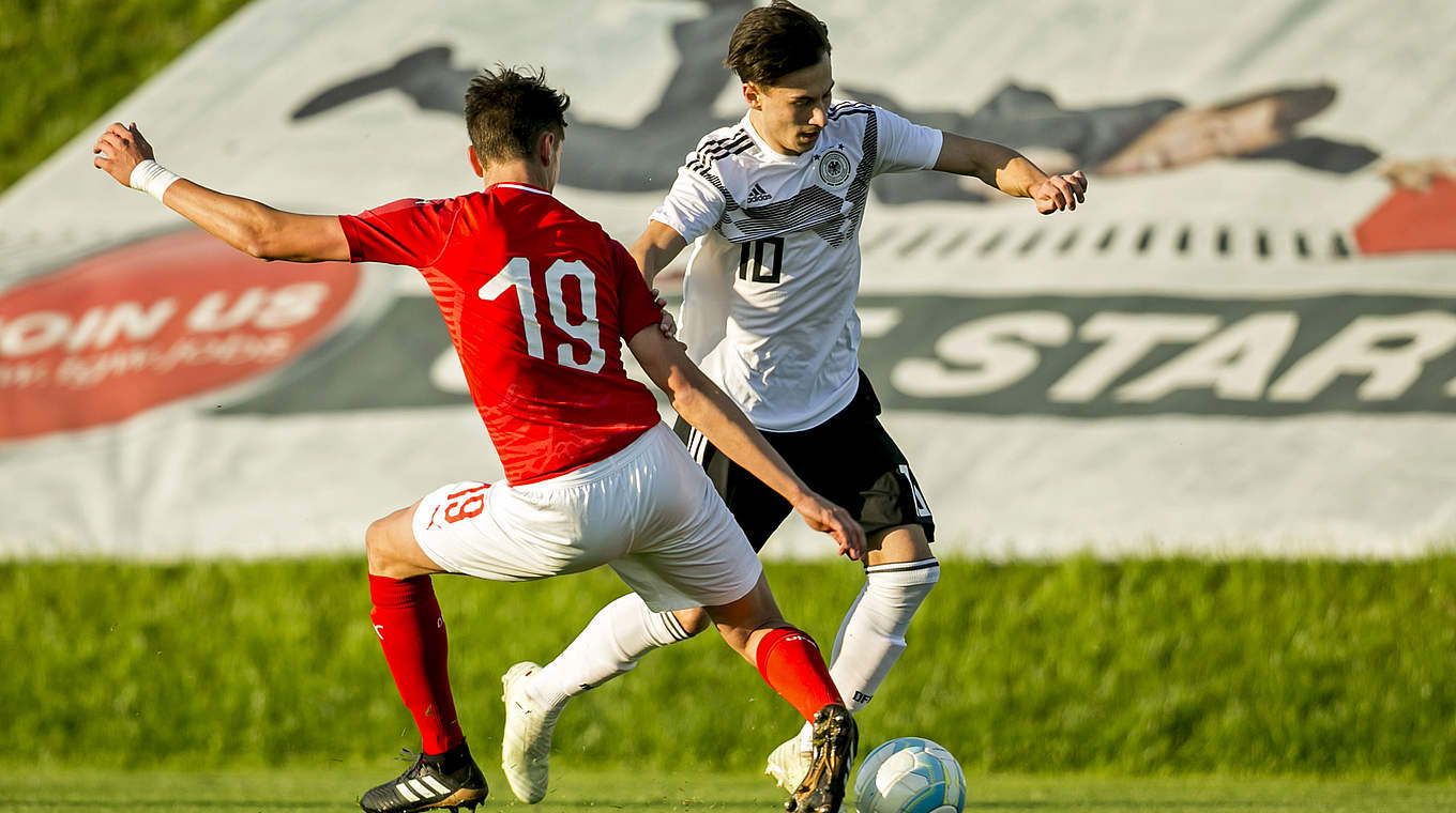 Technisch begabt, ballsicher, torgefährlich: U 18-Nationalspieler Nicolas Kühn (r.) © 2018 Getty Images