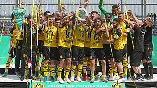 Saison gekrönt: Borussia Dortmunds U 17 holt sich in München den Meistertitel © 2018 Getty Images