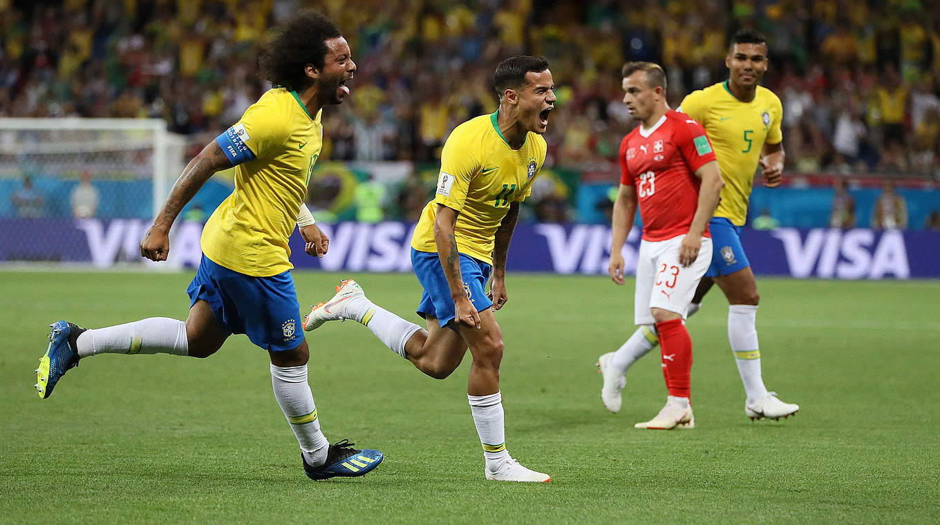 Traumtor zur brasilianischen Führung: Coutinho (2.v.l.) jubelt © 2018 Getty Images