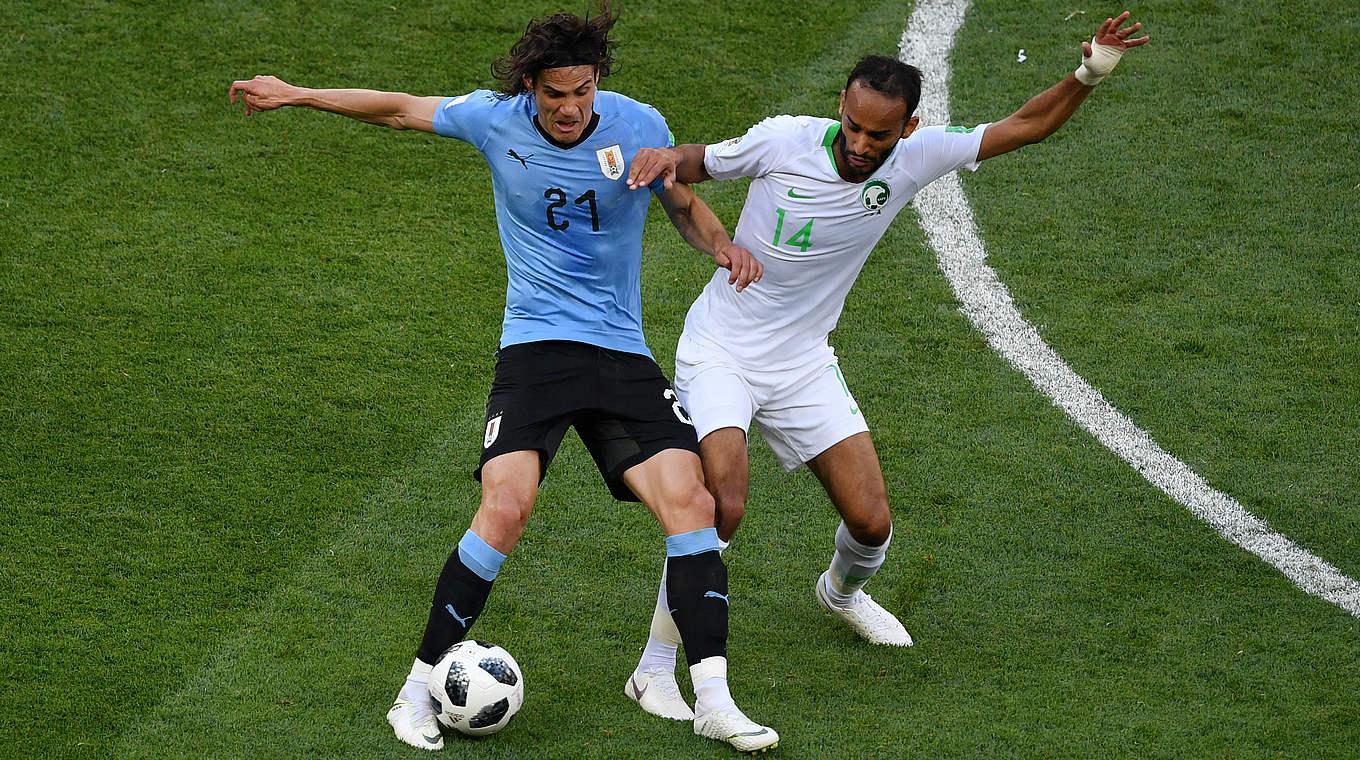 Verbissenes Duell: Uruguays Angreifer Edinson Cavani (l.) kämpft um den Ball © 2018 Getty Images