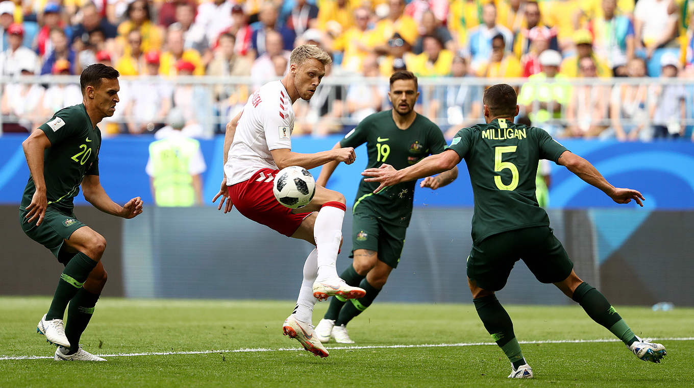 Feines Füßchen: Nicolai Jörgensen (2.v.l.) liefert per Hacke die Vorlage zum 1:0 © 2018 Getty Images