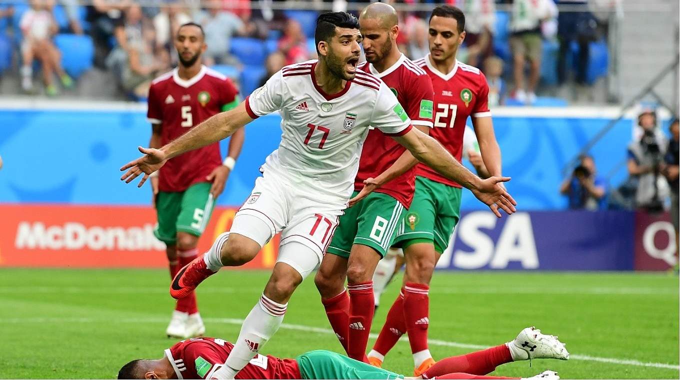 Irans Mehdi Taremi freut sich, als hätte er selbst gegen Marokko getroffen.  © Getty Images