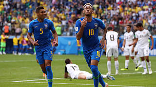 Neymar scores the second Brazilian goal against Costa Rica.  © 2018 Getty Images