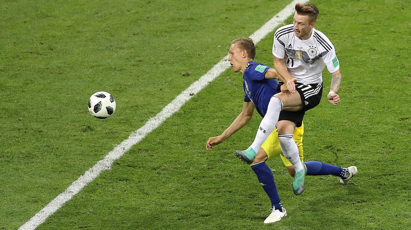 Torschütze Reus (r.): "Wir haben auch in Unterzahl nicht aufgehört, Fußball zu spielen"  © 2018 Getty Images
