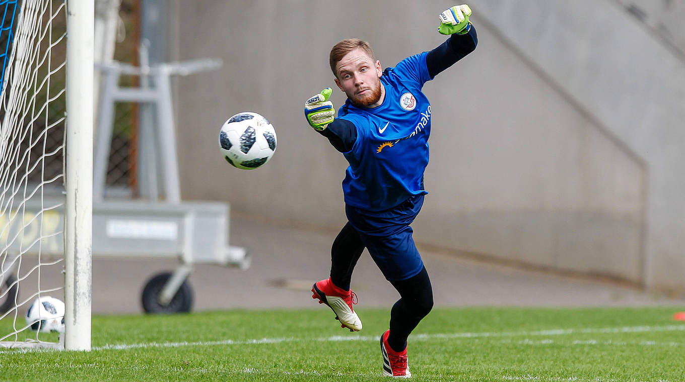 Fällt mit Kreuzbandriss aus: Rostocks Keeper Eric Gründemann © imago/Eibner