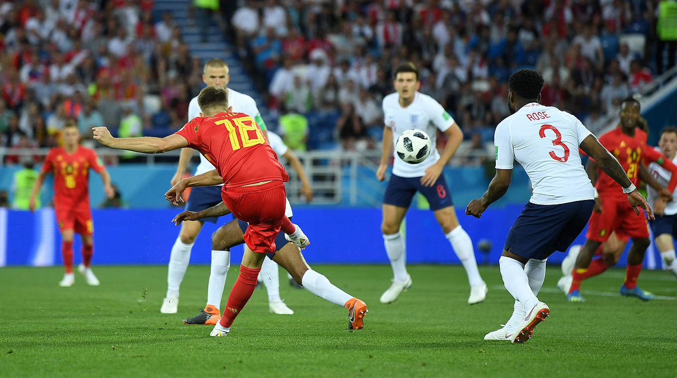 Schuss ins Glück: Adnan Januzaj (2.v.l.) erzielt Belgiens Siegtreffer © 2018 FIFA