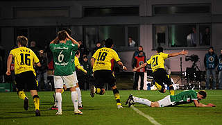 Gündogan scores in the last minute of extra time to knock Fürth out of the Pokal in 2011/12 © 