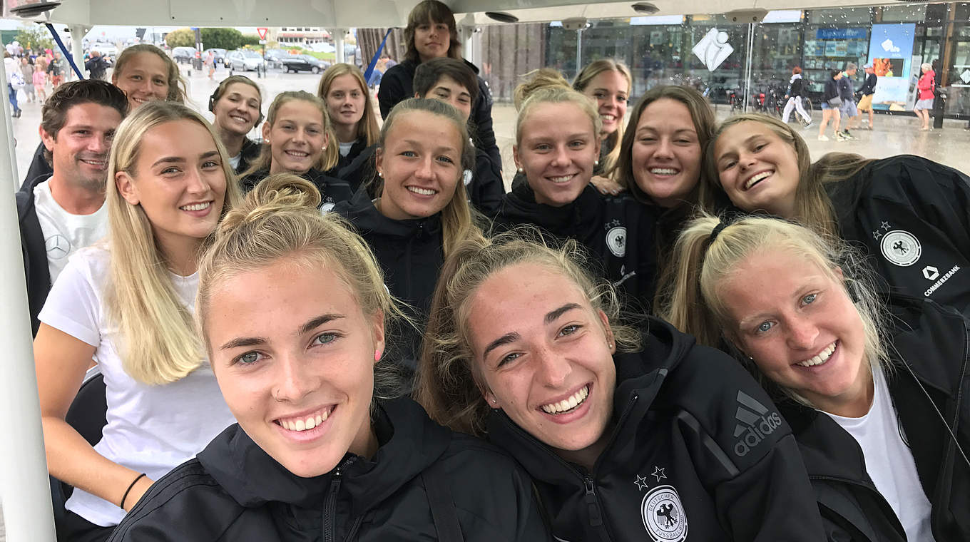 Ablenkung und Abwechslung: Die U 20-Frauen beim Ausflug nach Saint Malo © DFB
