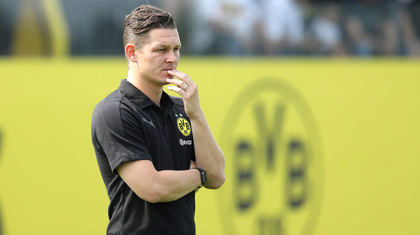 Startet mit einem Heimsieg in die neue Saison: BVB-Trainer Sebastian Geppert © 2018 Getty Images