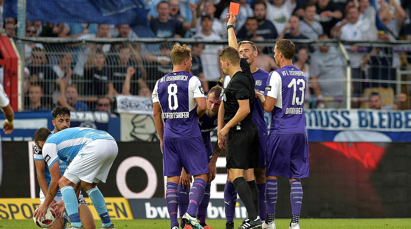 Für zwei Spiele gesperrt: der Osnabrücker Felix Schiller (2.v.r.) © imago/pmk