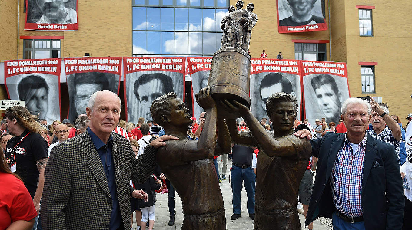  Union Berlin rejoice in 1968 against Carl Zeiss Jena © imago