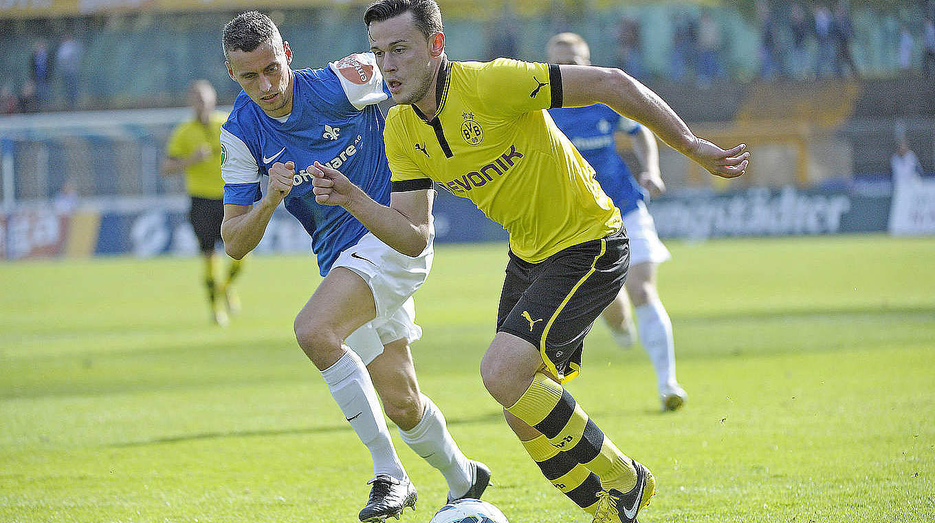Terzic was promoted to the 3. Liga with Borussia Dortmund Under-23s in 2012. © 