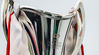 Das Objekt der Begierde: der Pokal der UEFA Women's Champions League © 2016 Getty Images