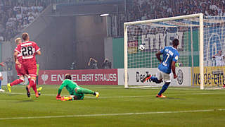 Cebio Soukou's well-taken first gave Rostock the lead. © imago/Eibner