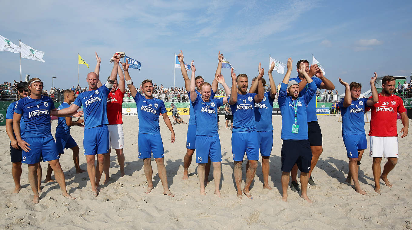 Welle am Strand: Die Robben feiern sich und die Meisterschaft © 2018 Getty Images