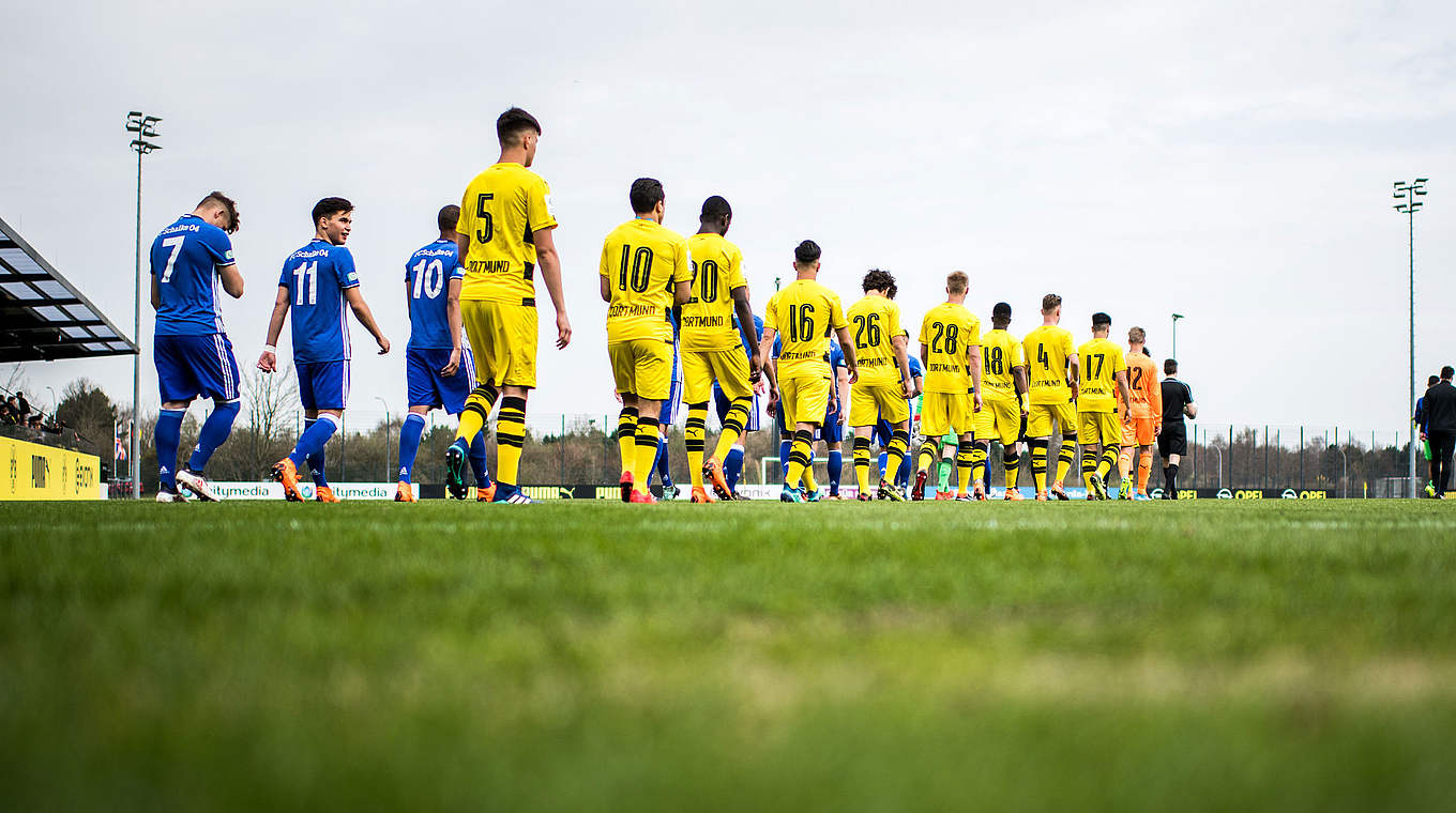 22. Duell in der U 17-Bundesliga: Dortmund empfängt Schalke © 2018 Getty Images