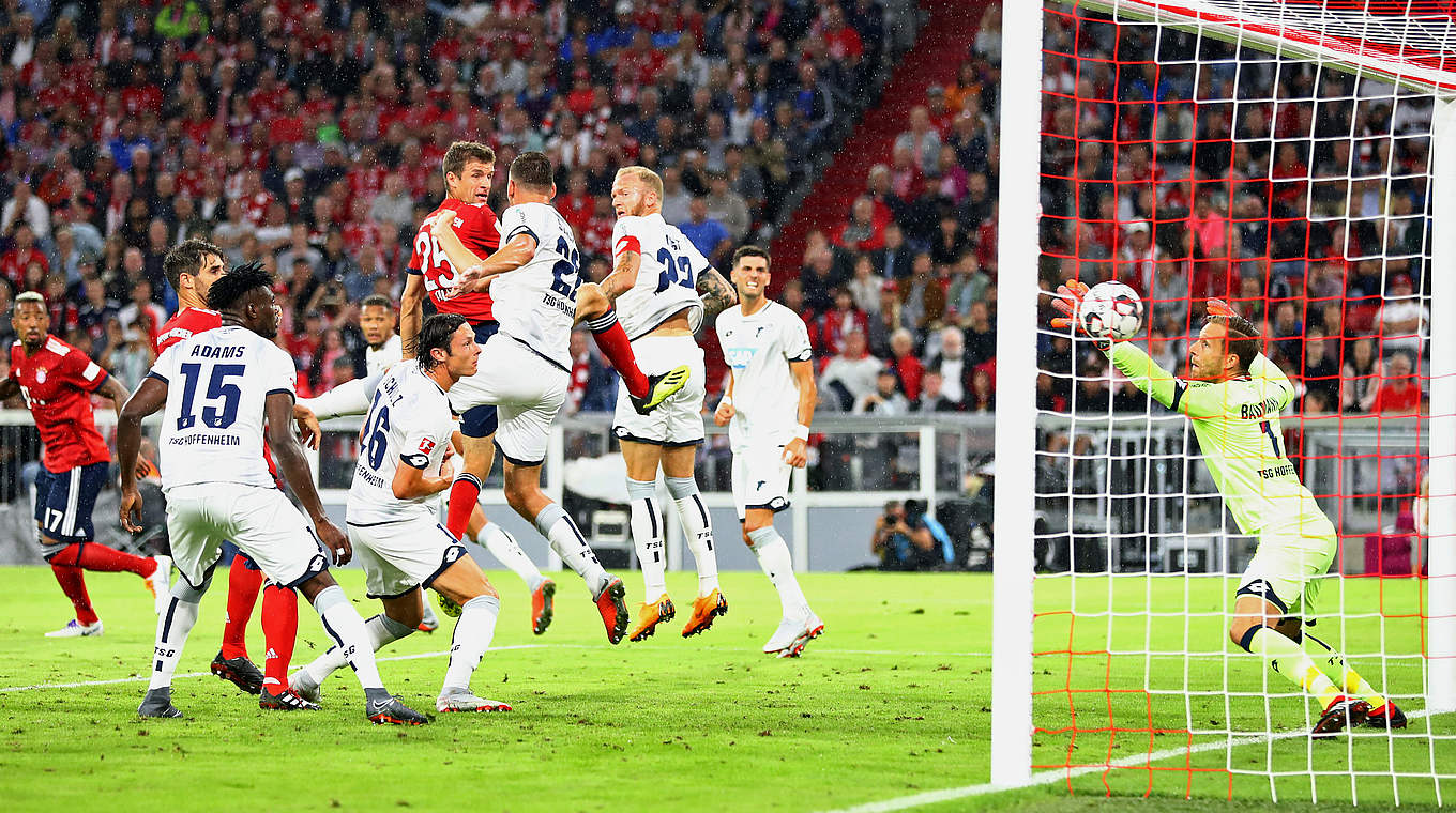 Weltmeister von 2014 hebt ab: Müller köpft zur Führung ein © 2018 Getty Images