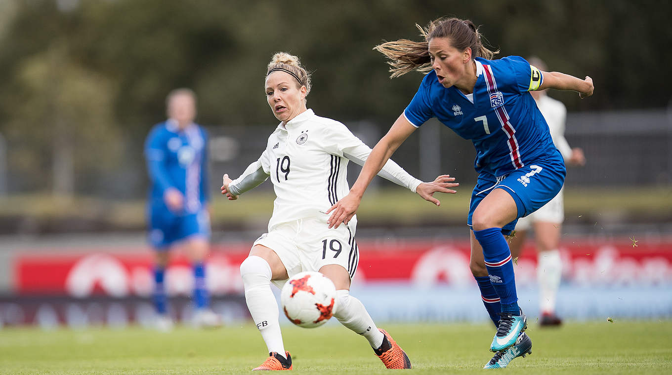 Die Matchwinnerin in Reykjavik: Svenja Huth (l.) erzielt beide Tore gegen Island © 2018 Getty Images