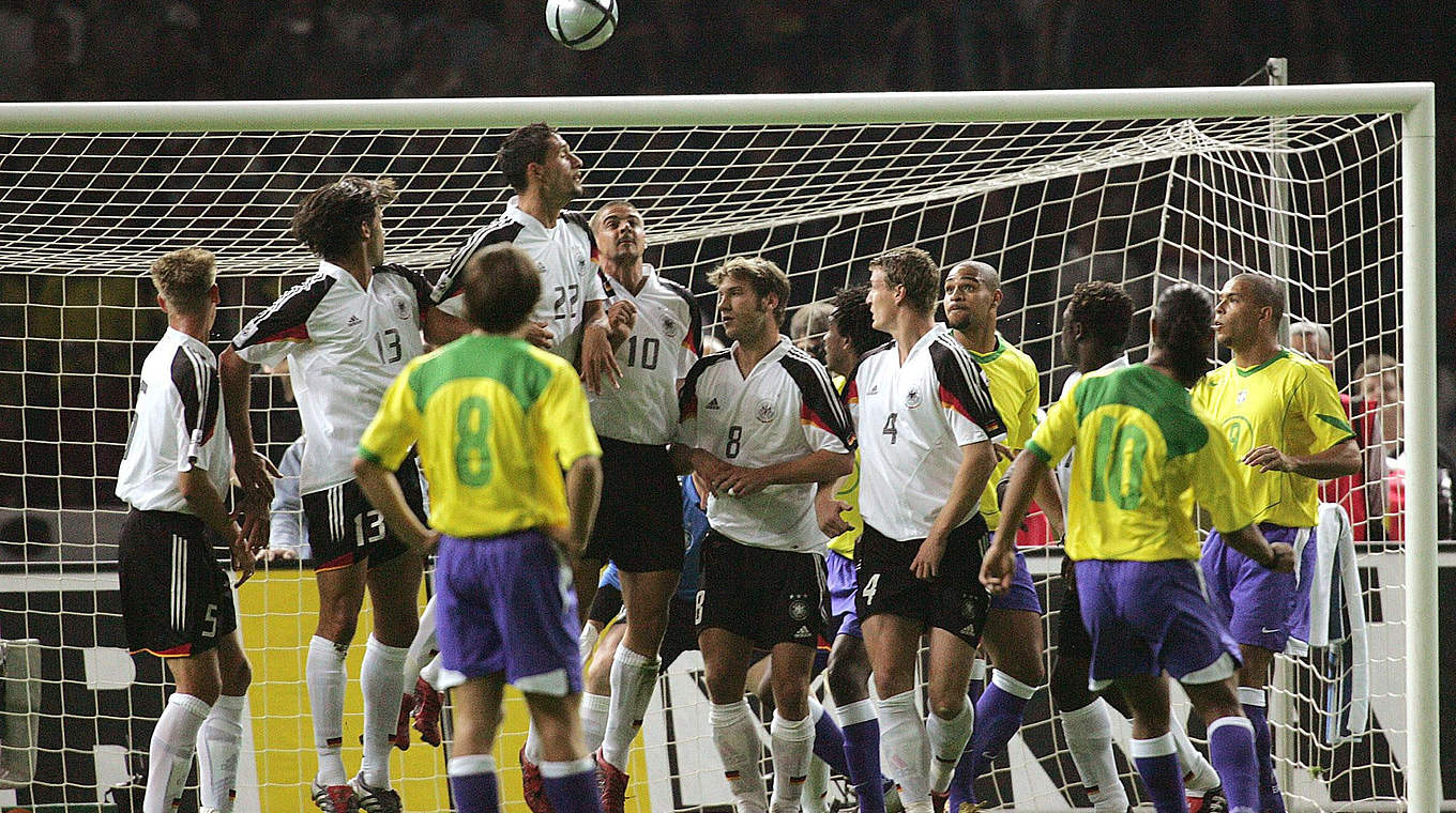 1:1 gegen Weltmeister Brasilien: Klinsmanns Heimpremiere als Bundestrainer 2004 © Bongarts