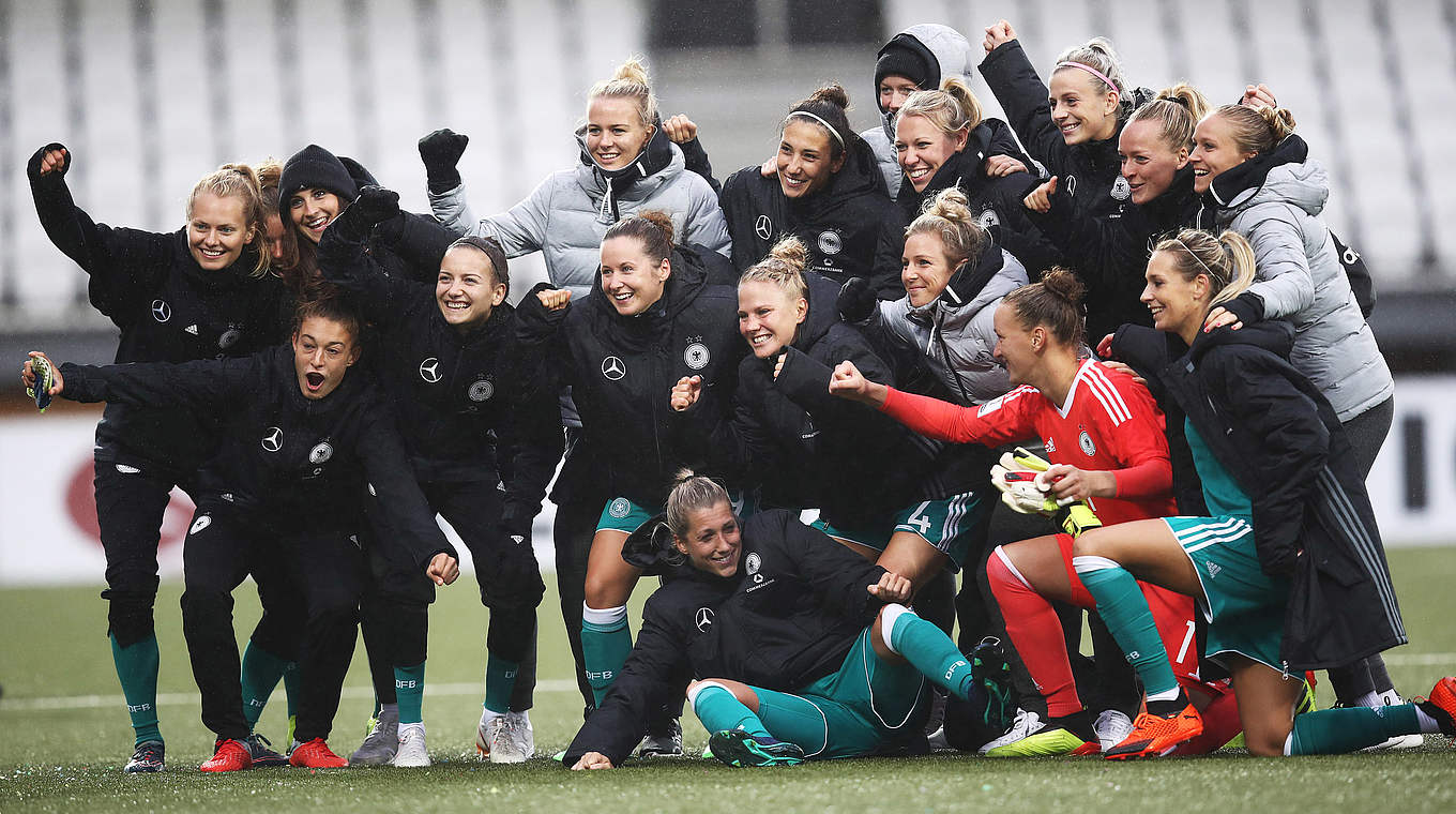 Abschlussbild: Die DFB-Frauen beenden die WM-Qualifikation auf dem ersten Platz © 2018 Getty Images