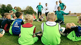 Einführung: U 21-Coach Stefan Kuntz erklärt die Abläufe © DFB
