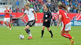 Schützin des 3:2 beim einzigen Duell gegen Österreich: Verena Schweers (2.v.l.) 2016 © imago/foto2press