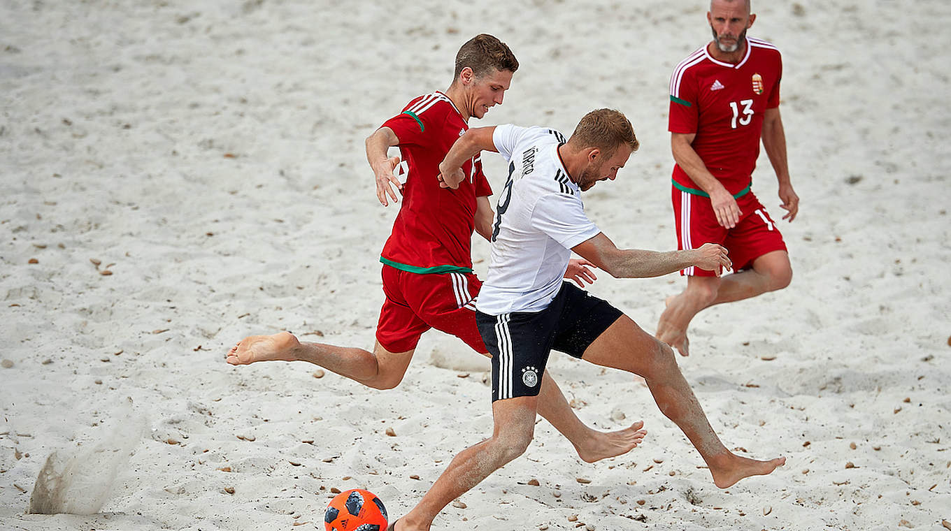 Gute Basis für Ligaverbleib: Das DFB-Team siegt im Promotional Final gegen Ungarn © Manuel Queimadelos/beachsoccer.com