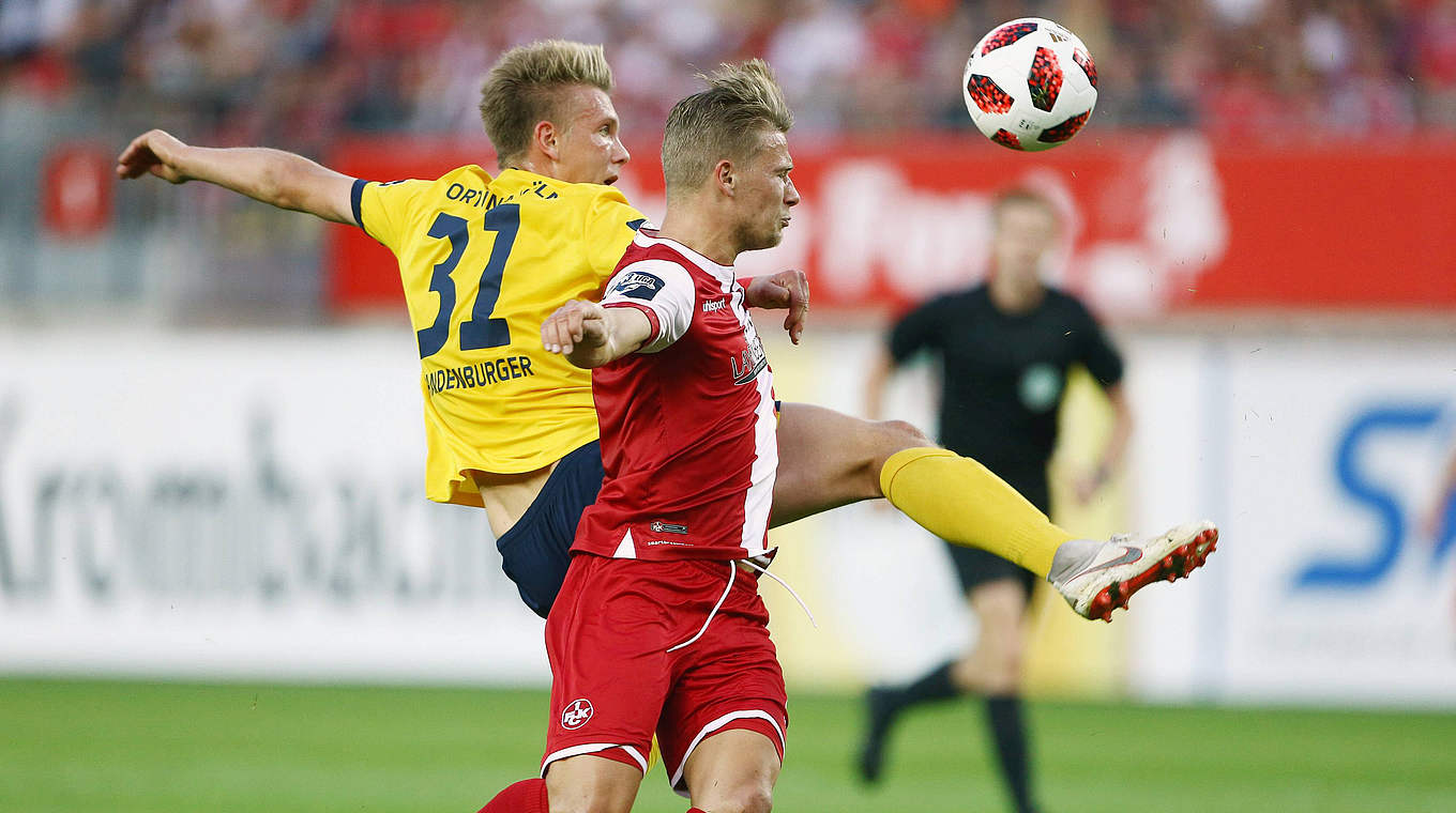 Zwei, die den Ball fest im Blick haben: Nico Brandenburger (l.) und Julius Biada © imago/Eibner