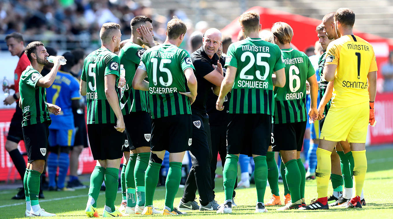 Preußen-Trainer Antwerpen (M.): "Vor allem defensiv müssen wir uns wieder steigern" © Getty Images