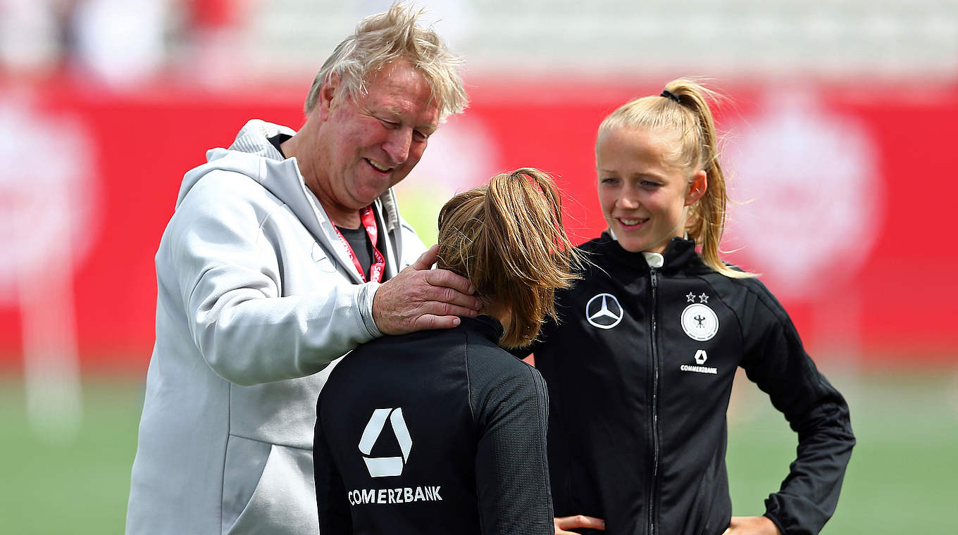 Bundestrainer Hrubesch: "Es sind zwar Freundschaftsspiele, aber Ausruhen gibt es nicht" © 2018 Getty Images