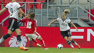 Einziger Vergleich: die DFB-Frauen um Verena Schweers schlagen Österreich 2016 4:2 © 2016 Getty Images