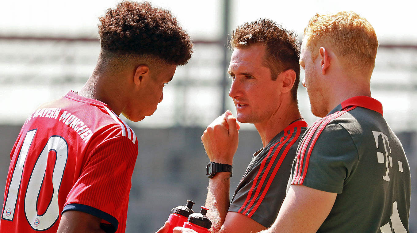 Bayern-Coach Klose: "Wollen unsere hervorragende Heimserie weiter ausbauen" © imago/Lackovic