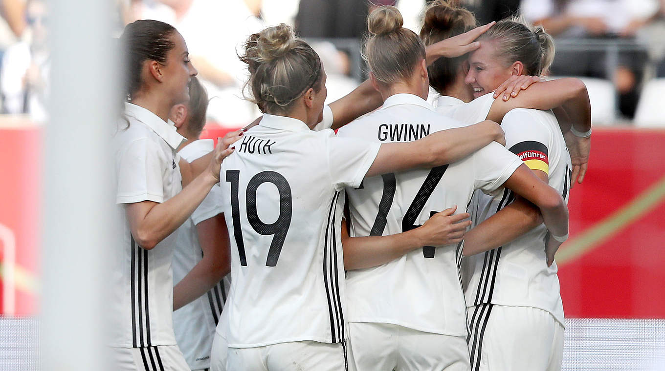 Dreimal jubeln: die DFB-Frauen beim Länderspiel in Essen © Getty Images