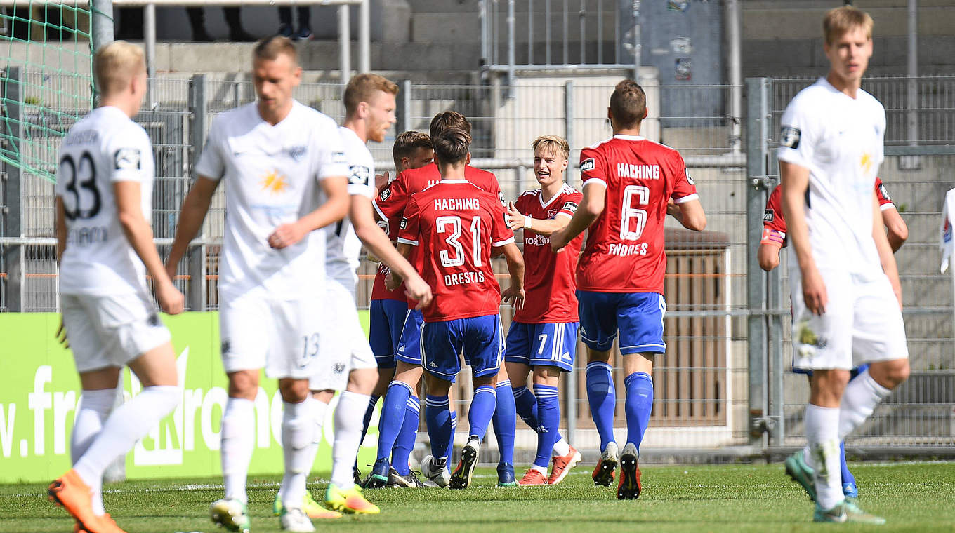Früher Jubel: Haching geht in Führung, spielt am Ende aber 1:1 gegen Münster © imago/foto2press