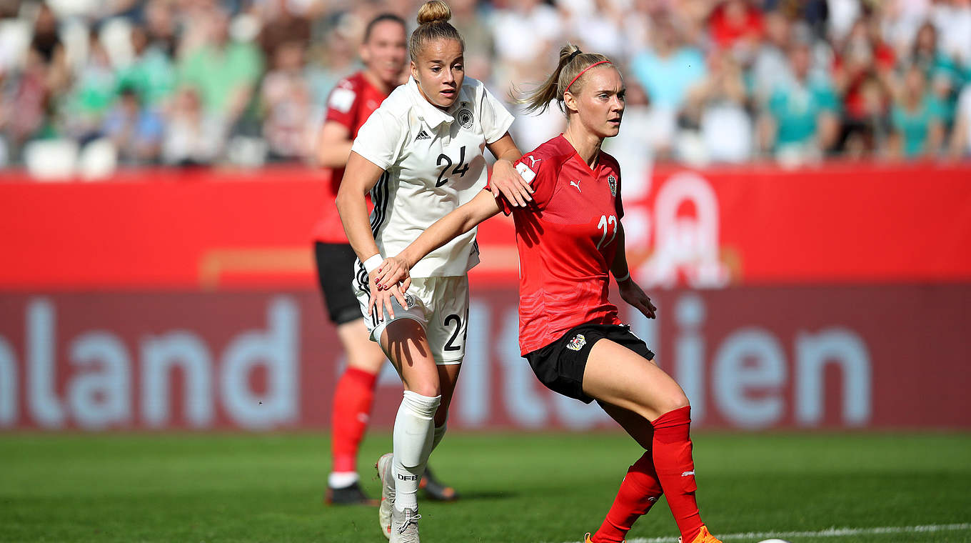 Mit starker Vorstellung gegen Österreich: Startelf-Debütantin Giulia Gwinn (l.) © 2018 Getty Images