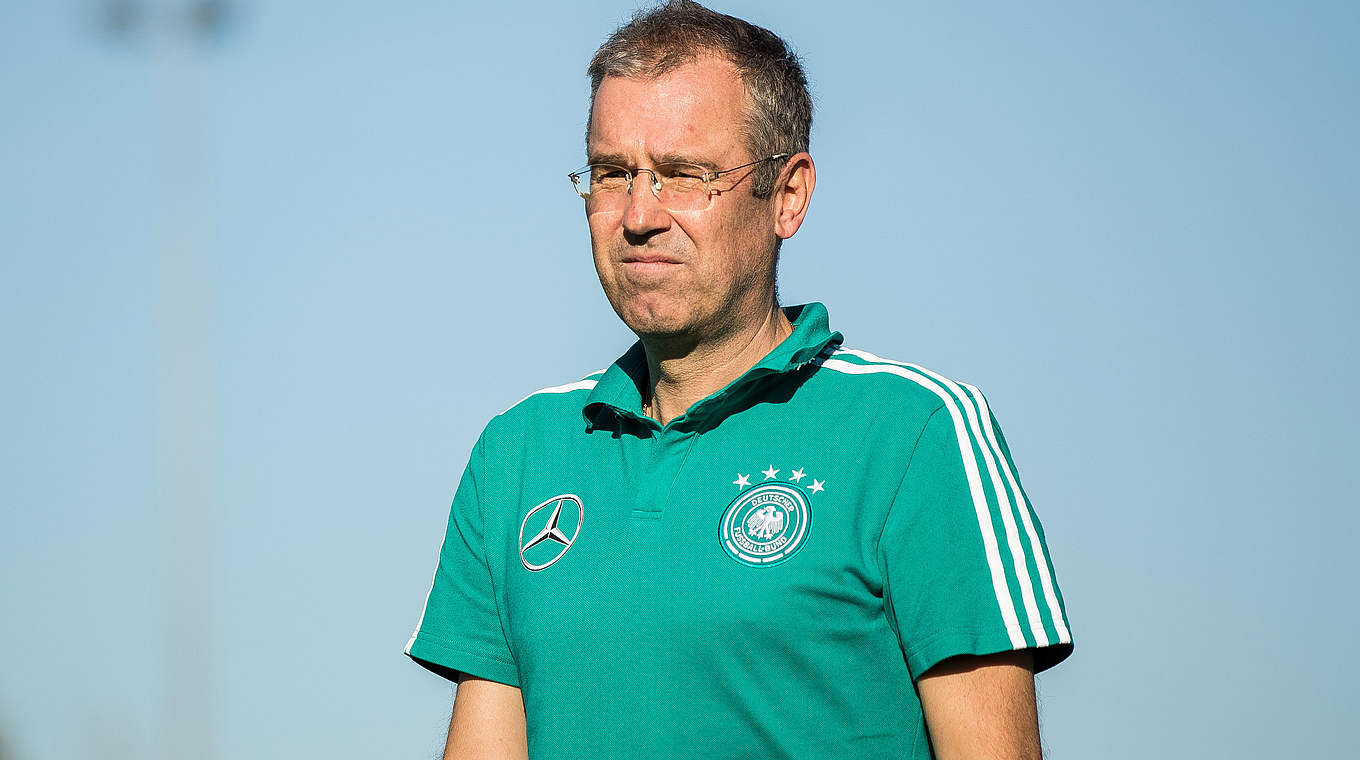 DFB-Trainer Feichtenbeiner lässt rotieren: "Ich will hier alle spielen sehen" © GettyImages