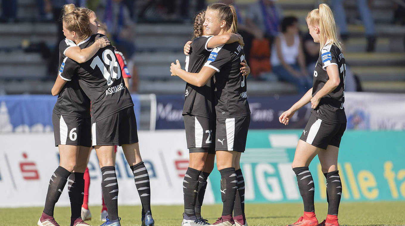 Der erste Saisonsieg: Große Erleichterung beim 1. FFC Frankfurt © imago/Eibner