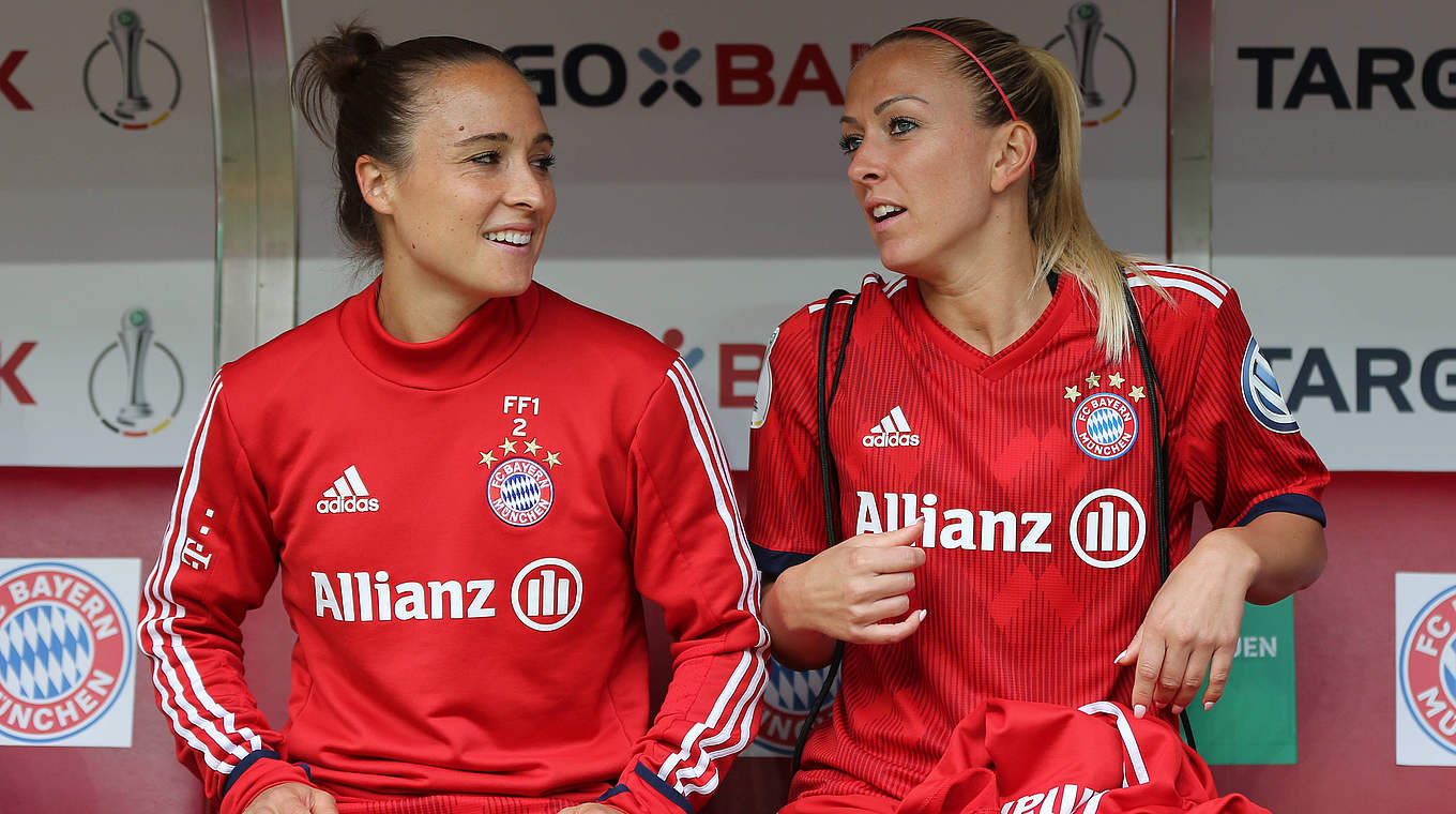 Treffen auf Ex-Klub Frankfurt: Gina Lewandowski (l.) und Mandy Islacker vom FC Bayern © imago/Hartenfelser