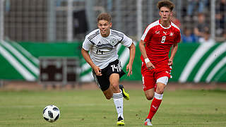 Vertrag als Profi unterschrieben: St. Paulis Junioren-Nationalspieler Finn Ole Becker (l.) © 2018 Getty Images