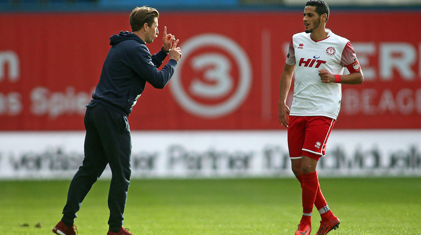 Redebedarf: Fortuna-Trainer Andre Filipovic und Hamdi Dahmani (r.) © 2018 Getty Images