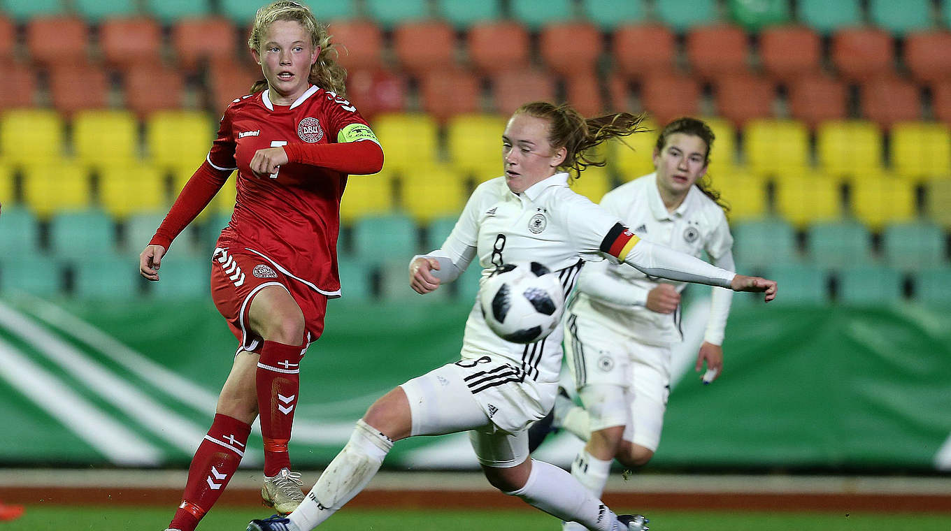 Spielführerin der neuen U 16: Lisann Gräwe (r.) © Getty Images