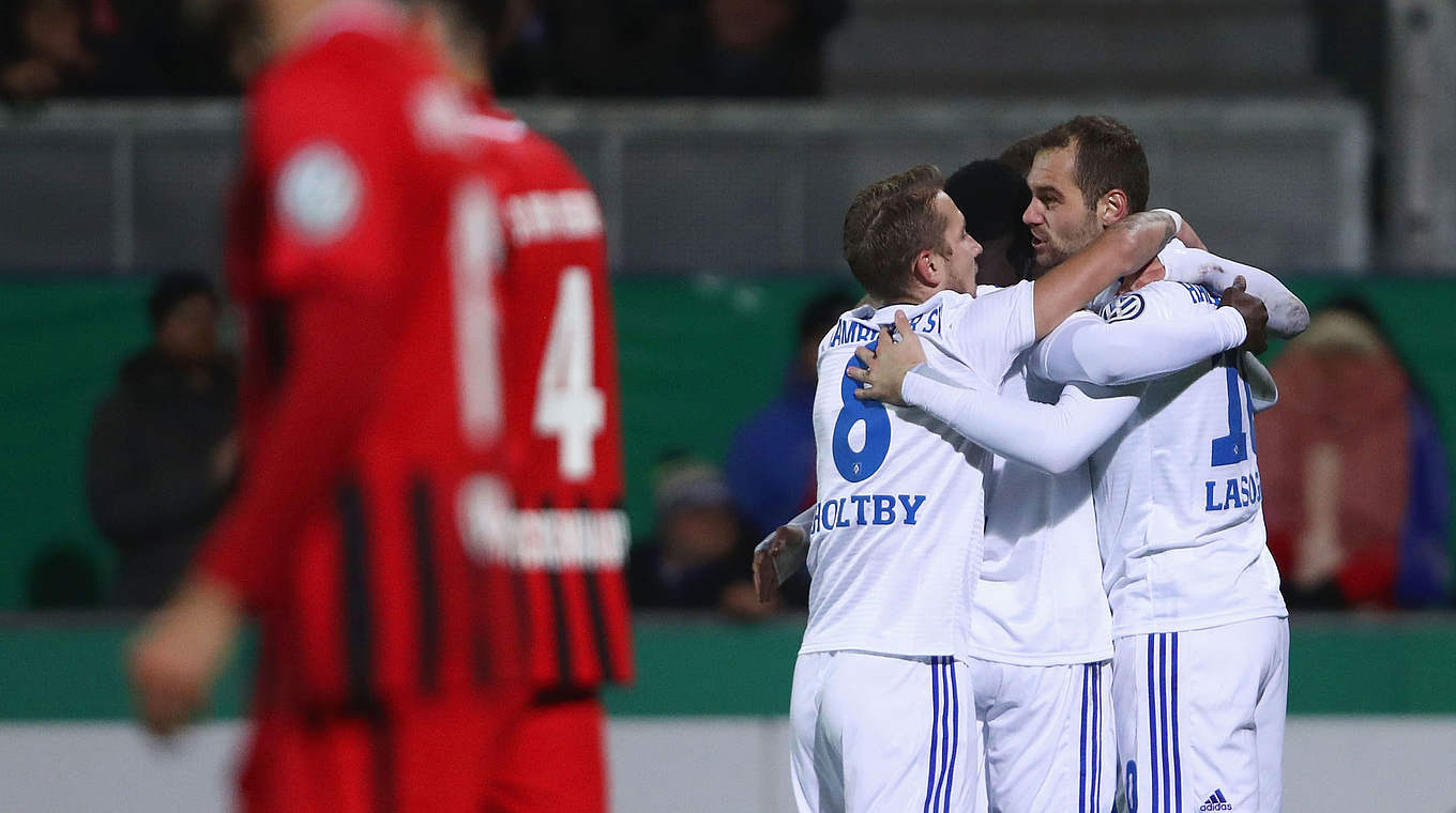 Lasogga: (r.) on scoring four goals in two Pokal games: “It’s going quite well at the moment” © 